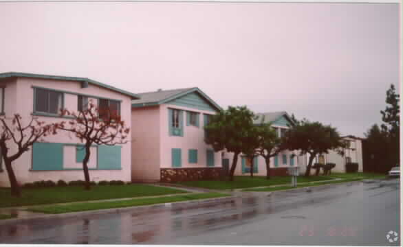 Building Photo - 523-529 S Walnut Ave