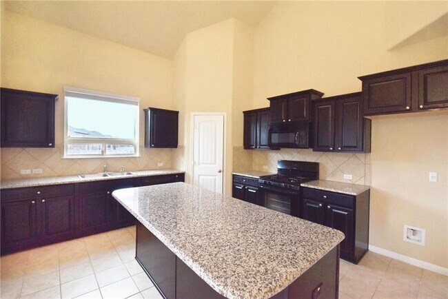 Building Photo - 1424 Brooks Way