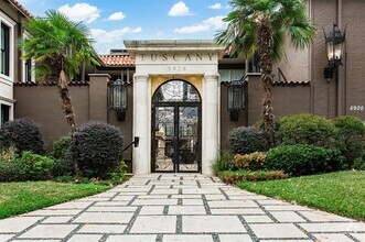Building Photo - 5904 Sandhurst Ln