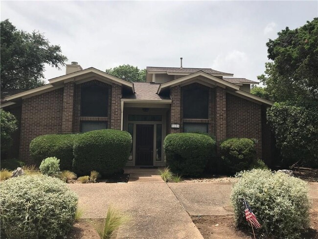 Building Photo - 9106 Bluegrass Dr