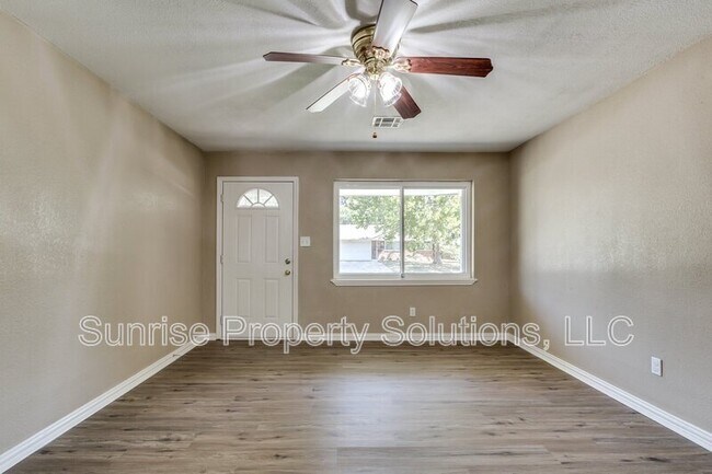 Foto del edificio - 1332 E Brooks St