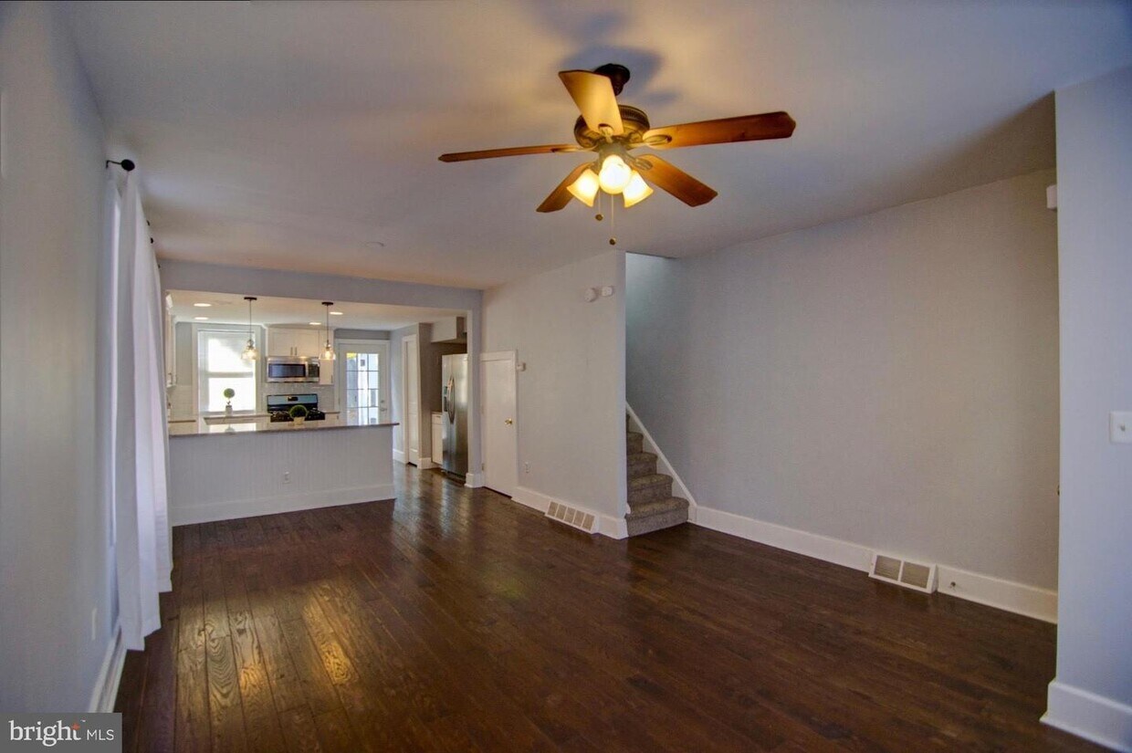 Primary Photo - 230 S Matlack St