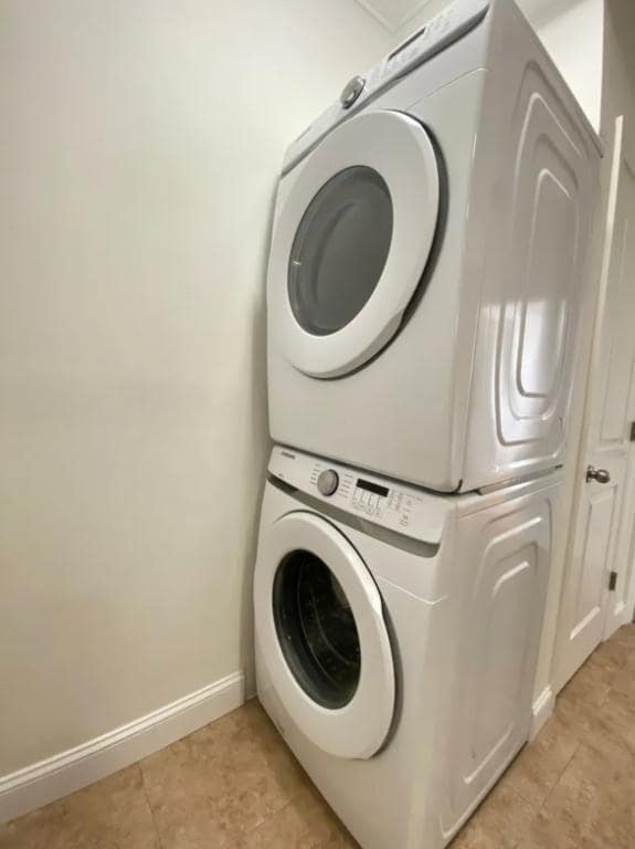 Building Photo - 3 bedroom in Queens NY 11105