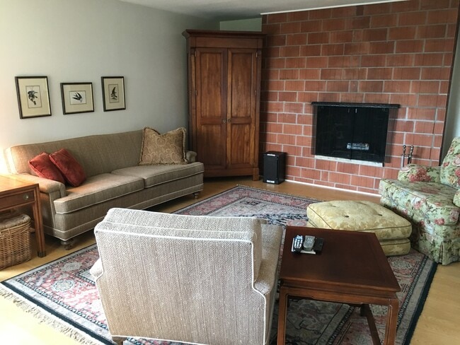 Living Room - 820 Walnut St