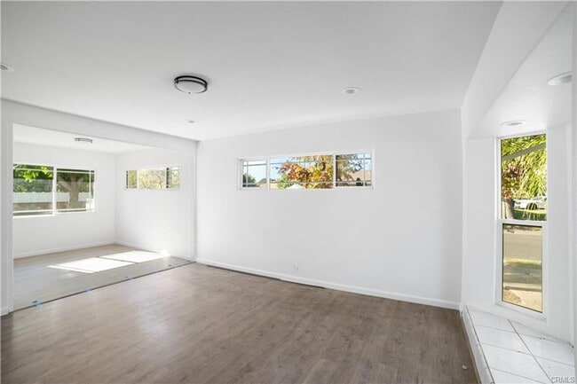 Building Photo - Welcome to this freshly RENOVATED three-bed, two-bath home in a calm Winnetka