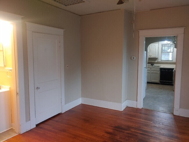 Building Photo - 2300 Elzey Ave