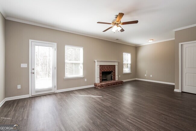 Building Photo - 580 Fieldcrest Dr