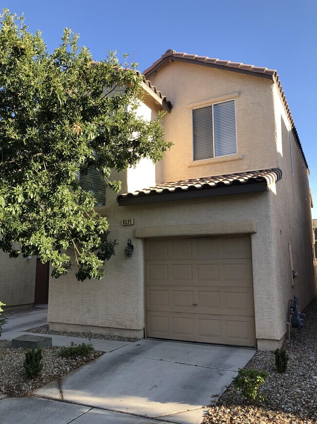 Building Photo - 6005 Secret Island Dr