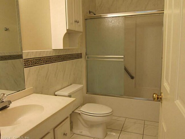 Foto del edificio - 25 Founders Village