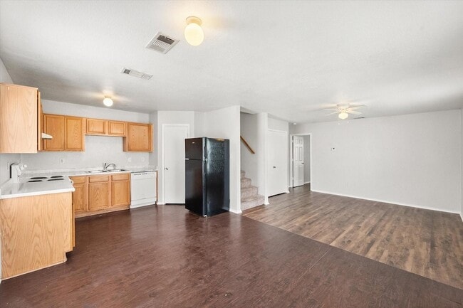Foto del edificio - 404 Kings Way Dr
