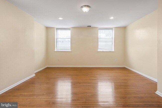Foto del edificio - 1501 Montrose St