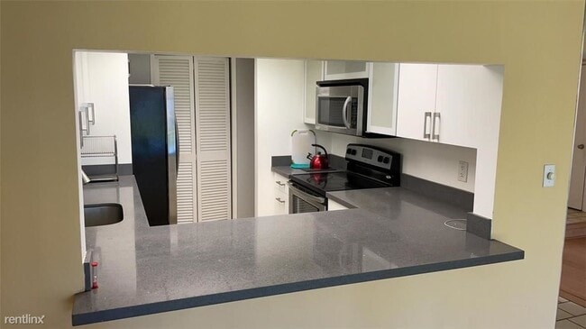 Building Photo - 9441 Evergreen Pl