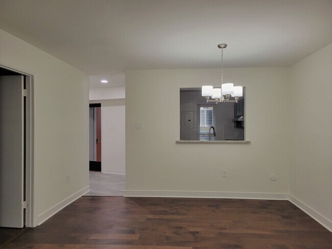 Foto del edificio - Remodeled 3 Bedroom 2 Bath Condo in Bon Air