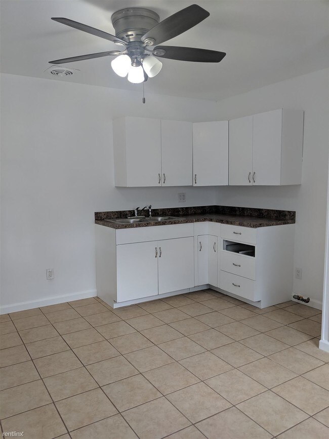 Building Photo - 3 br, 1 bath House - 1512 Holmes St
