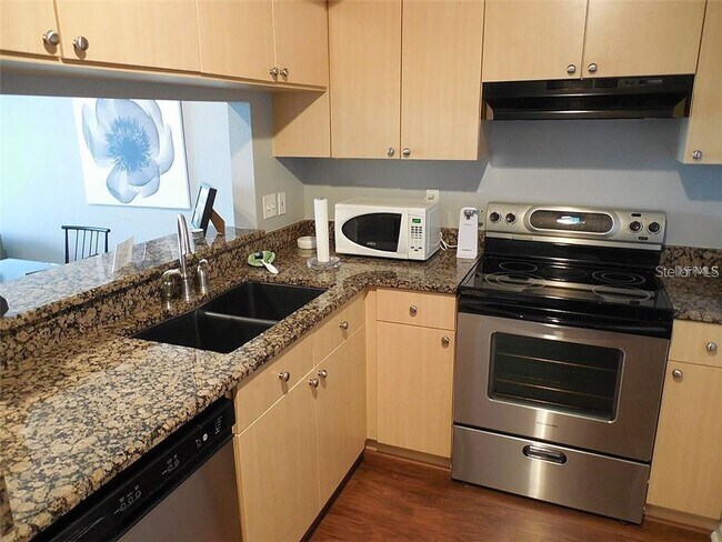Foto del edificio - 322 E Central Blvd