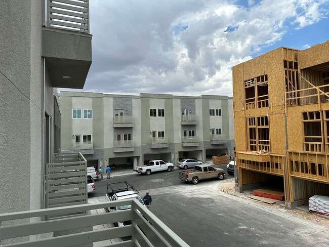 Building Photo - Experience Modern Elegance in this Summerlin Townhouse