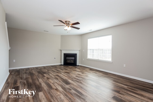 Building Photo - 1831 Eastway Dr