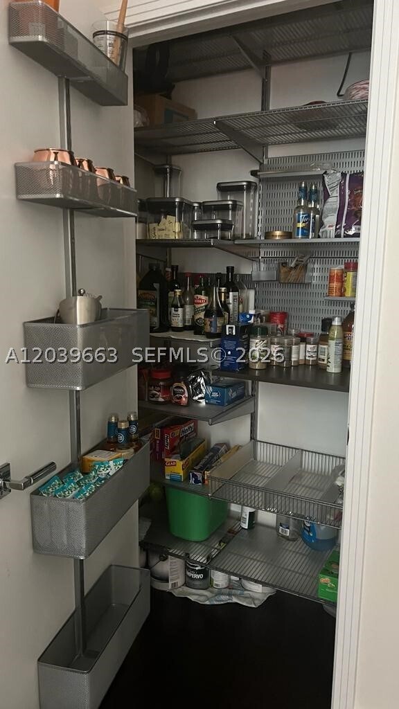 Foto del edificio - 9066 SW 73rd Ct