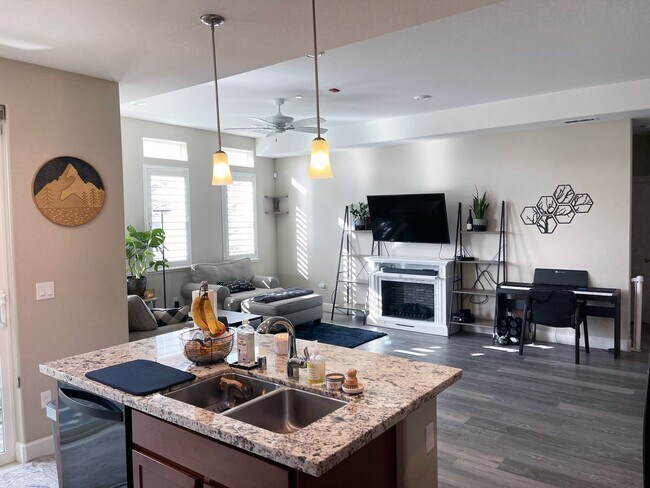 Foto del edificio - Modern 2 bed / 2 bath - Coming Soon! Available 3/15/2026!
