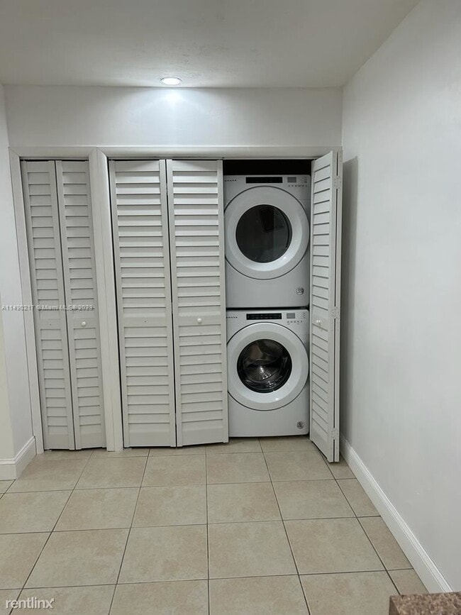 Foto del edificio - 3 br, 1 bath House - 22365 SW 112th Pl # M...