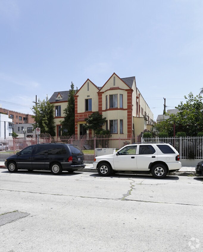Building Photo - 800 S Gramercy Dr
