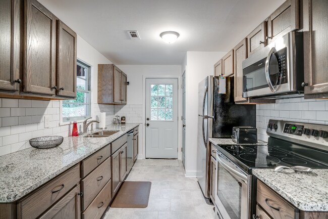 Foto del edificio - 1989 Wee Kirk Road