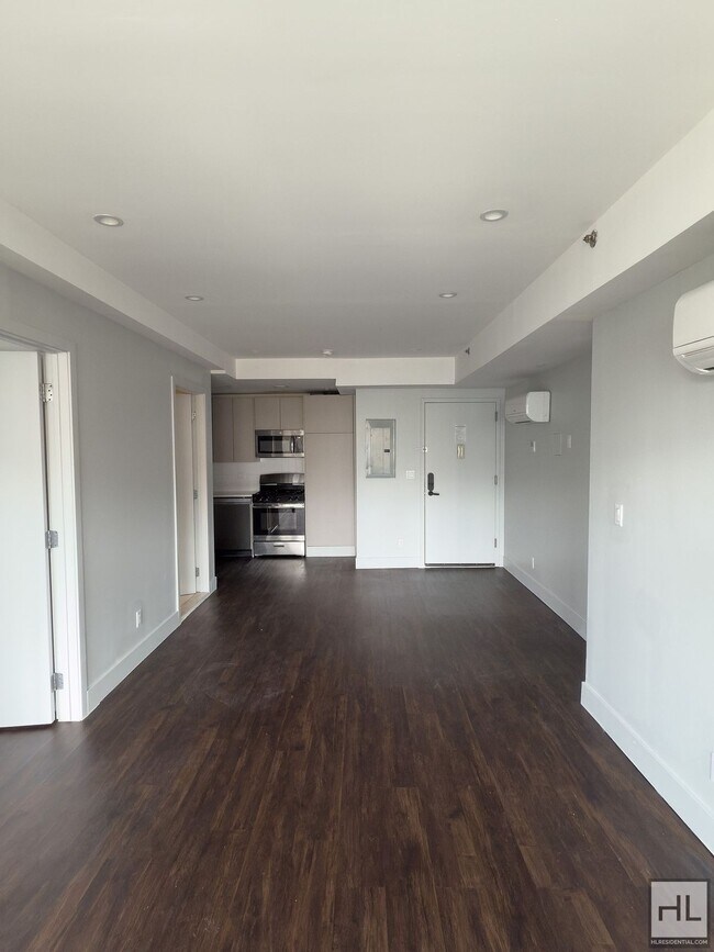 Foto del edificio - Bushwick Avenue / Spacious 2 Bedroom, 1 Ba...