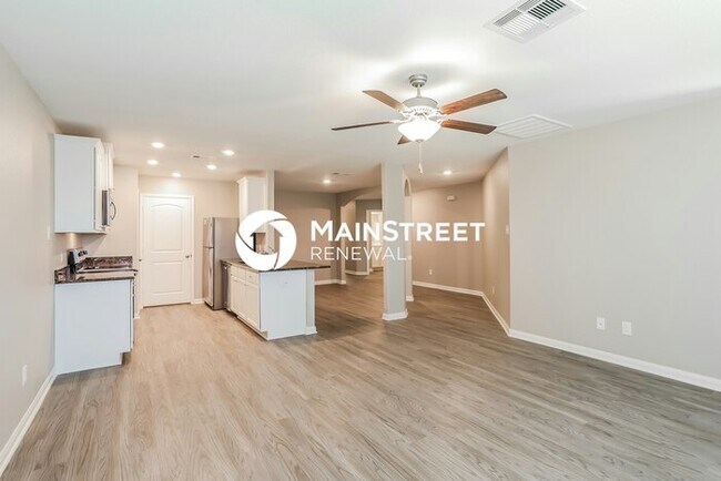 Foto del edificio - 3 Bedroom Pet-Friendly Home in Magnolia, TX with Main Street Renewal