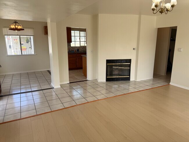Foto del edificio - 4040 W 164th St