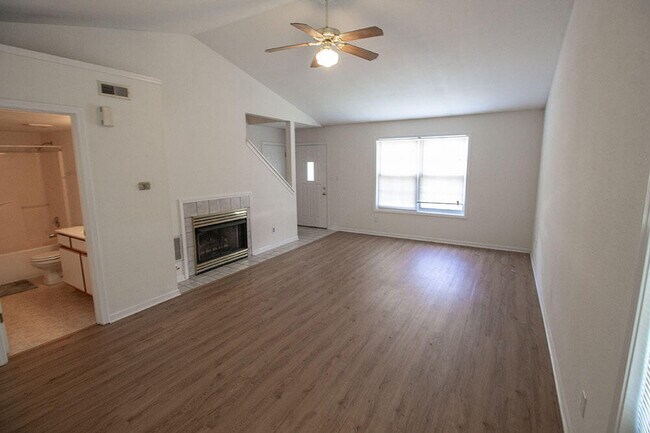 Foto del edificio - 5202 Tessa Way