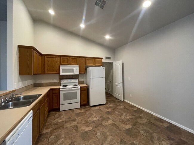 Foto del edificio - 3 Bedroom Caldwell home