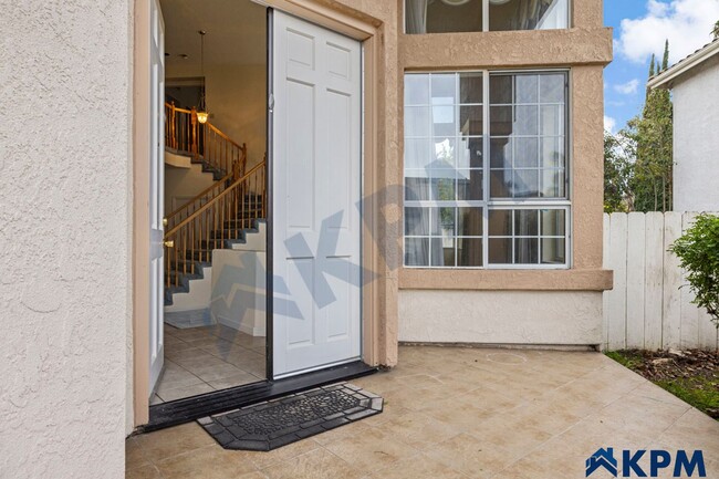 Foto del edificio - 2-Story 5-Bedroom 3-Bedroom House