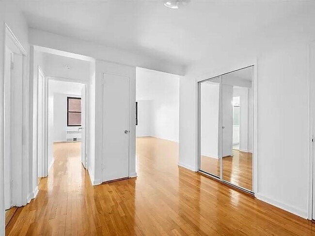 Foto del edificio - 2 West End Ave