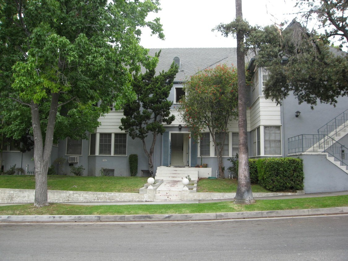 Primary Photo - 103 E Randolph St