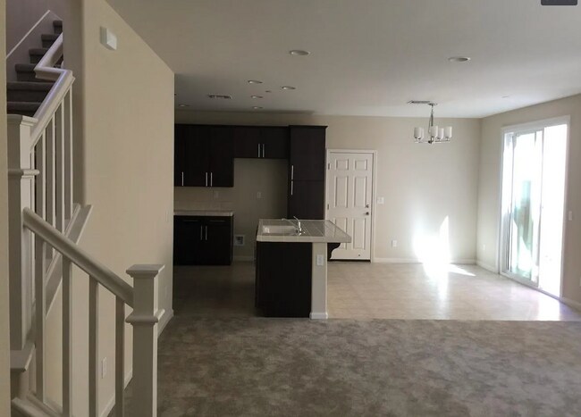 Foto del edificio - 272 Nimbus Cmn