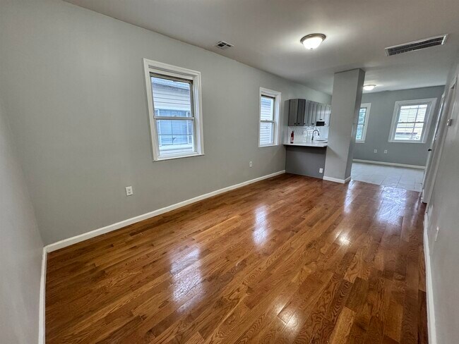 Foto del edificio - 30 E 49th St