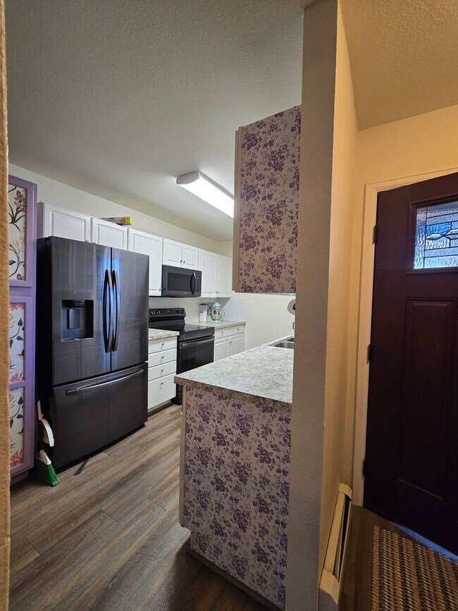 Foto del edificio - Cute 3 Bedroom Townhome in Adriel Hills Now Available! Great Location/Community!
