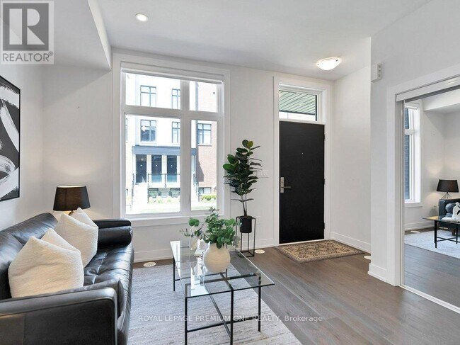 Photo du bâtiment - 9570-9570 Islington Ave