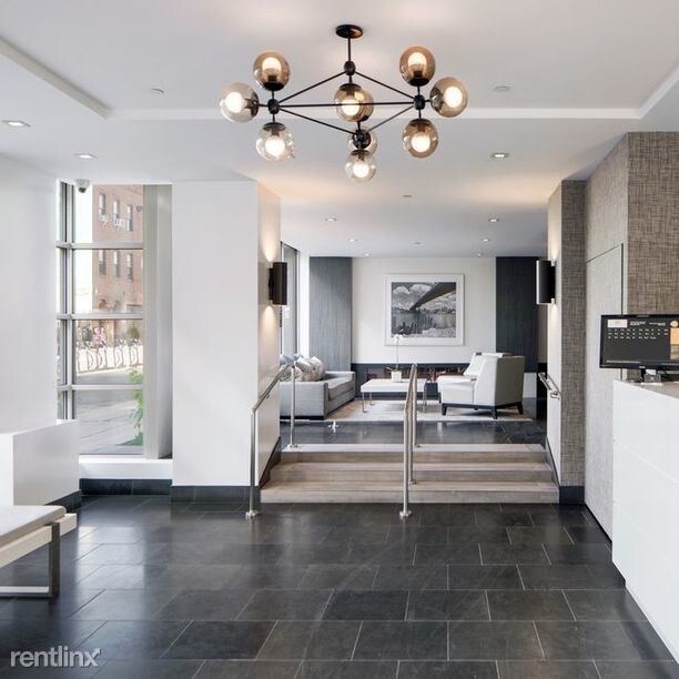 Foto principal - 111 Kent Ave