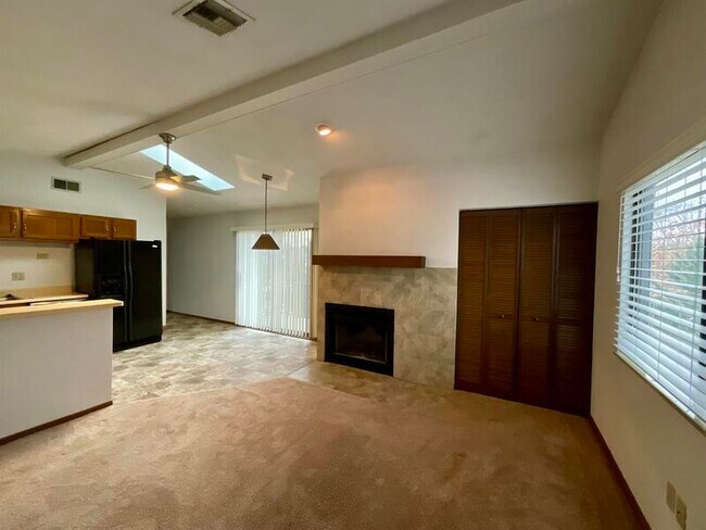 Building Photo - 208 Eagle Ridge