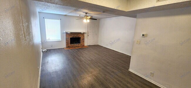 Foto del edificio - 3820 Coates Cir