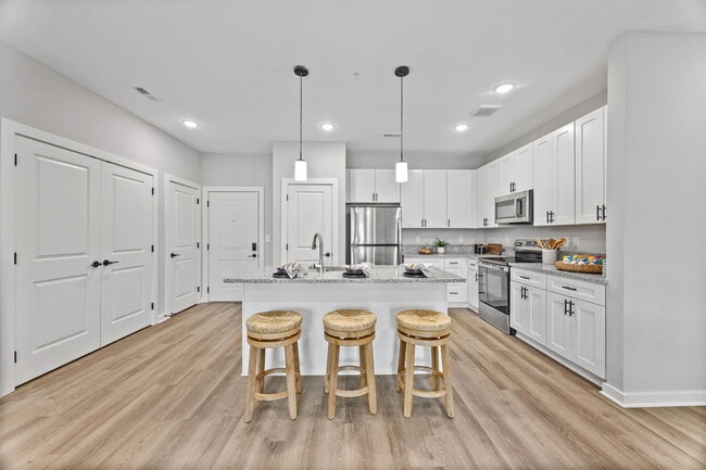 Building Photo - The Enclave