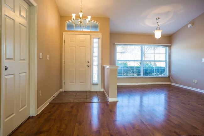 Foto del edificio - 232 Valley Edge Dr