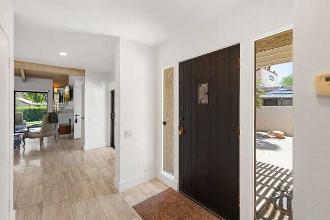 Building Photo - 306 Forest Hills Dr