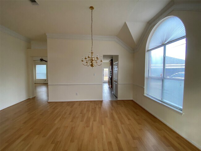 Foto del edificio - 1822 American Elm Ct