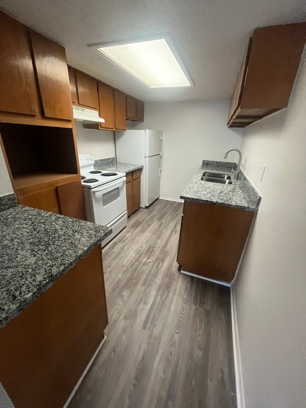 Building Photo - 250 Heimer Rd