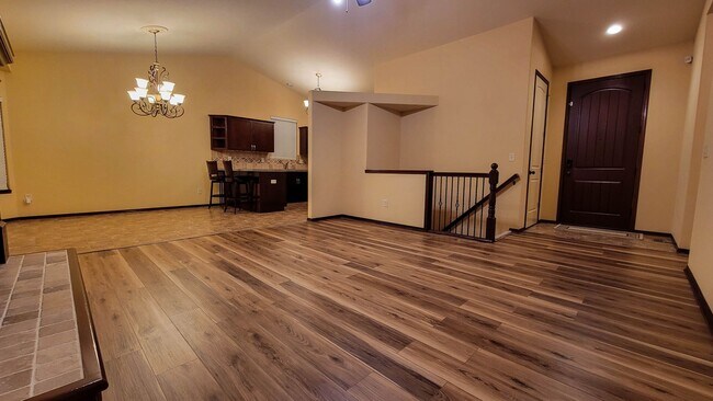 Foto del edificio - 6614 N Upchurch
