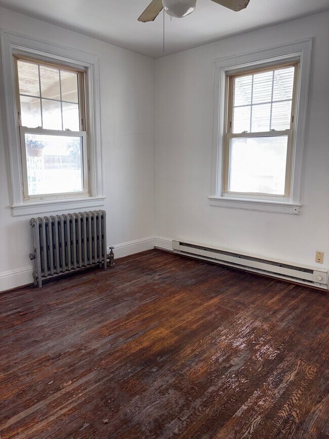 Foto del edificio - 2nd Floor 2 Bedroom Apartment in West York SD