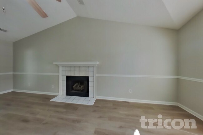 Foto del edificio - 425 Northshore Ct