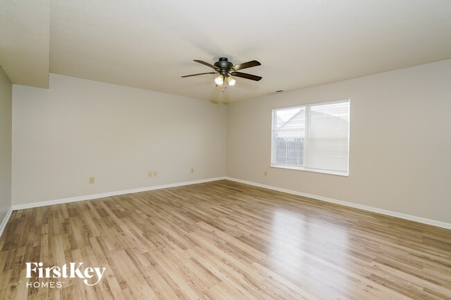 Foto del edificio - 881 Briarstone Dr